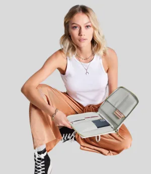 Bagbase Boutique Travel / Tech Organiser